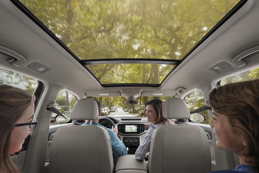 TechNotes: Is a Car Driving Your Thoughts? - The Well Connected Mom